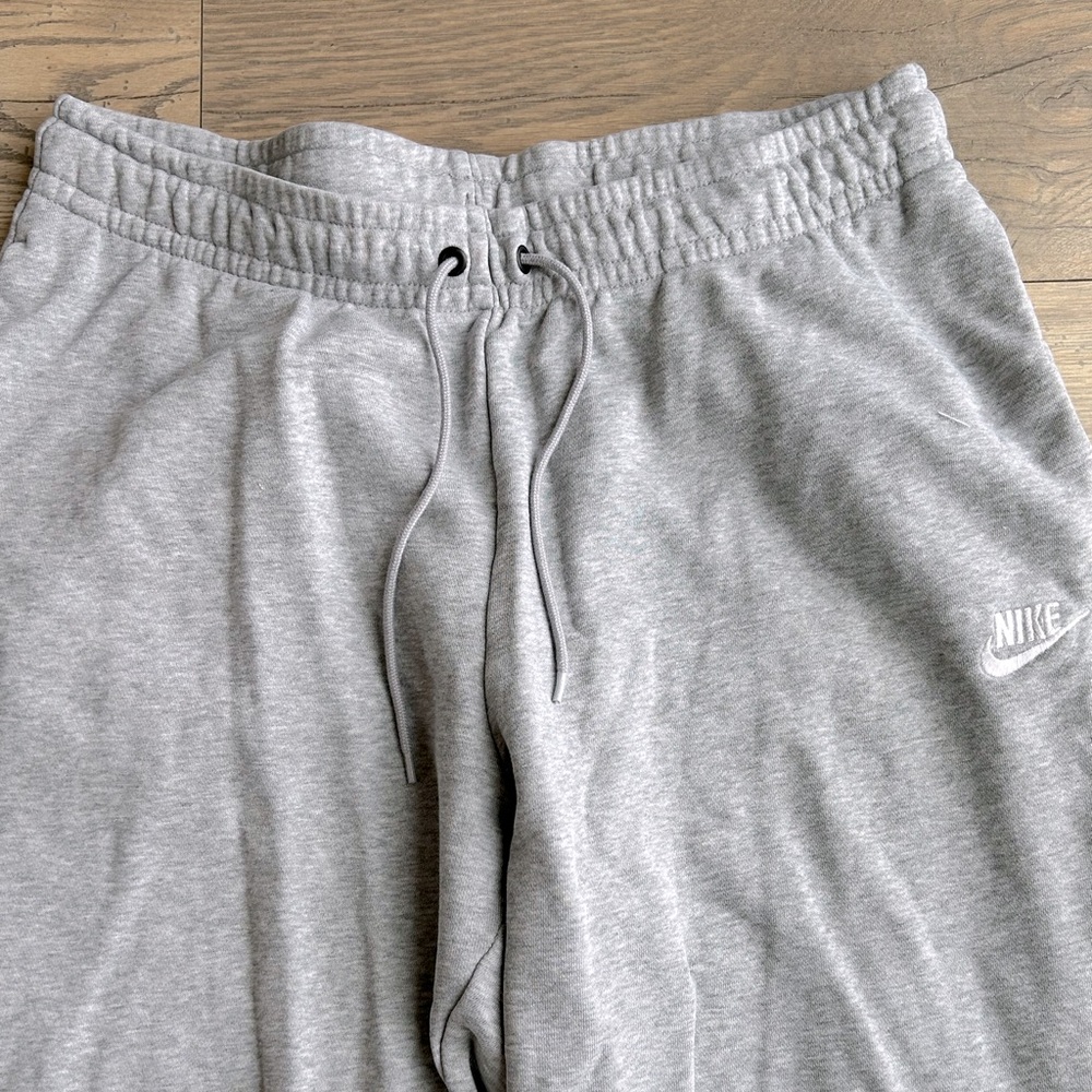 Nike Heather Gray Joggers - Picture 2 of 6